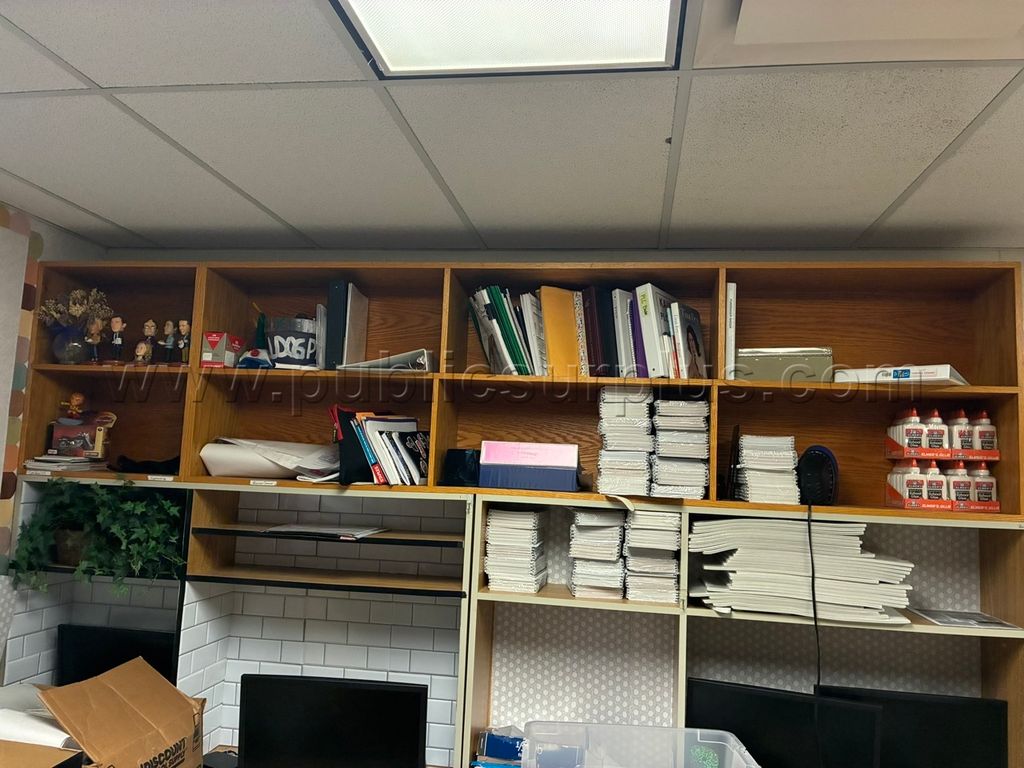 Shelf — photo 1