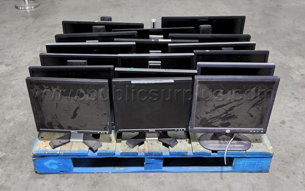 LOT OF 17 VARIOUS MONITORS — photo 1