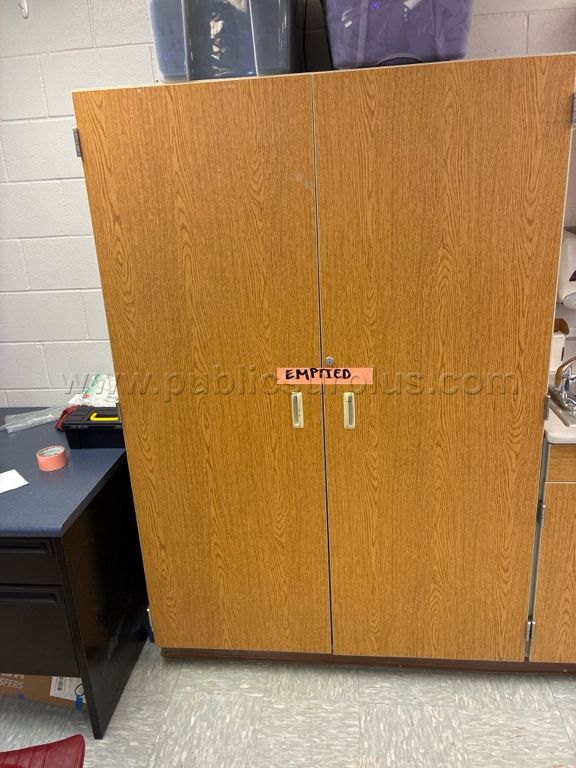 Cabinet — photo 1