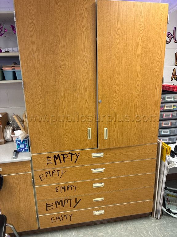 Cabinet — photo 1