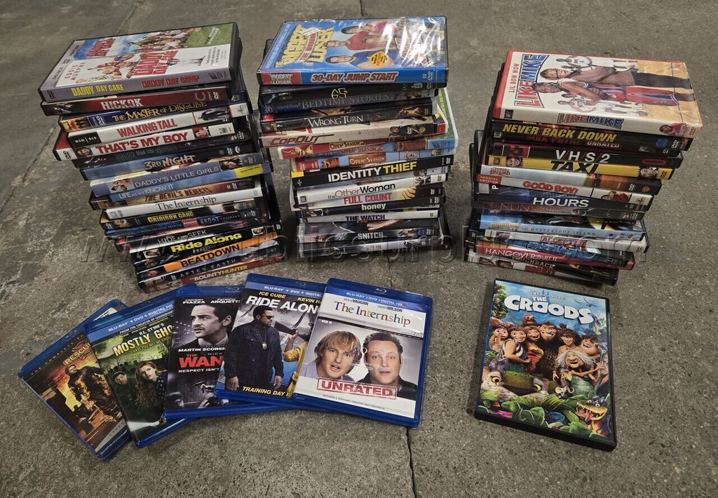 DVD and Blu-Ray Movies — photo 1
