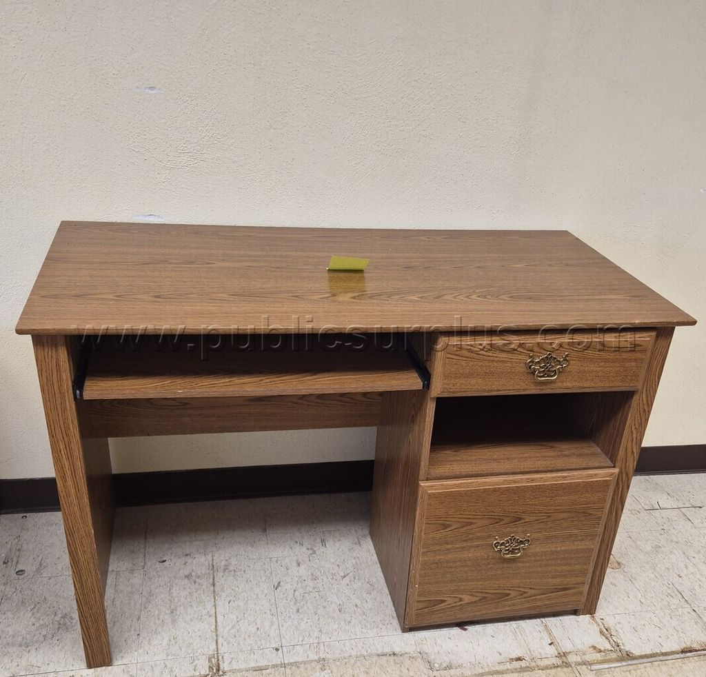 Small Computer Desk — photo 1