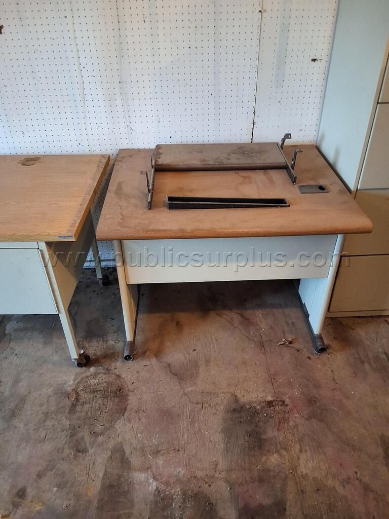 Desk with Slots — photo 1