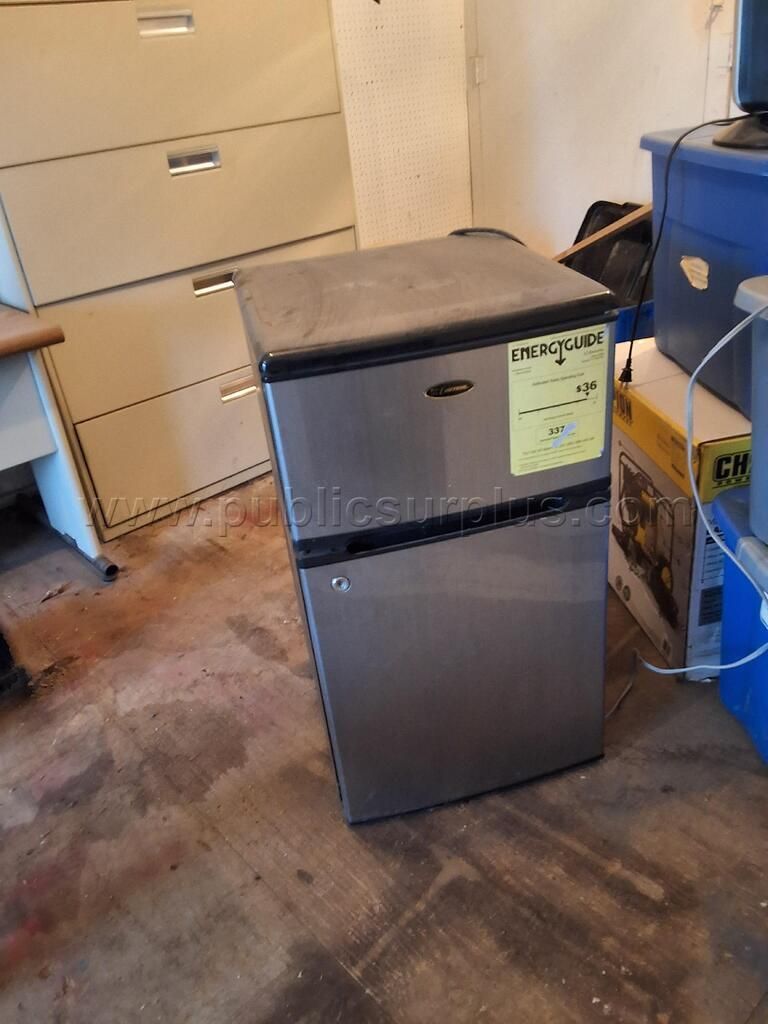 Mini Fridge — photo 1