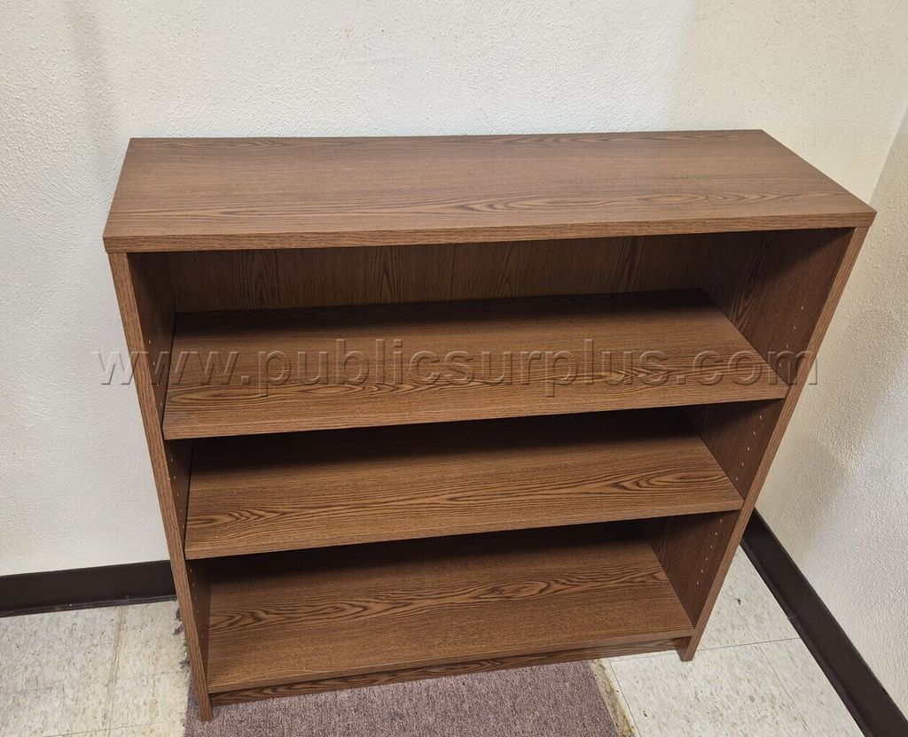 Bookshelf — photo 1
