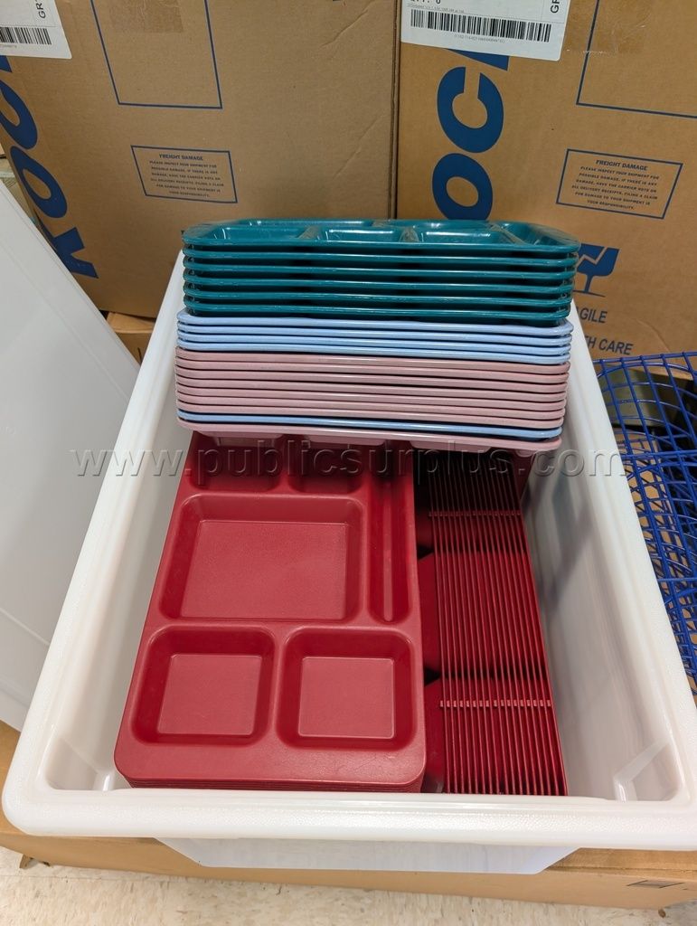 Melamine and Plastic Divided Cafeteria Trays — photo 1