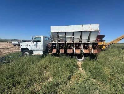 (PTS235788) - '88 GMC C6V Truck with Feed Bins — photo 1