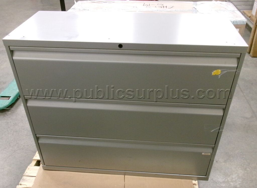 3 Drawer Metal Cabinet — photo 1