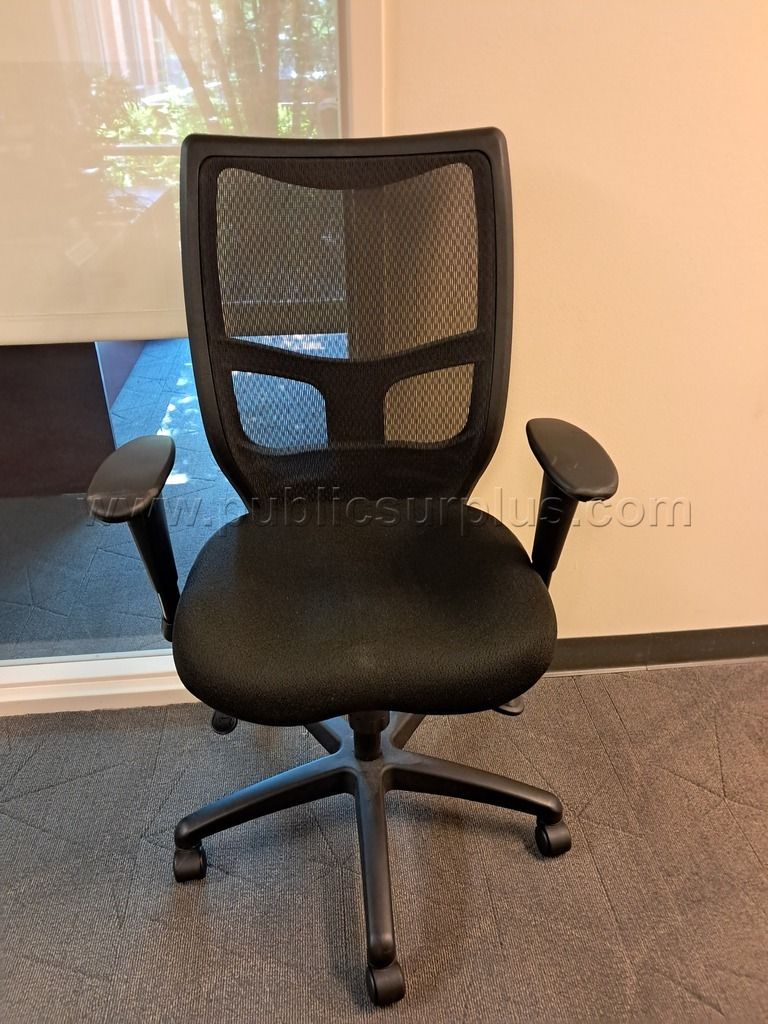 Office Chair — photo 1