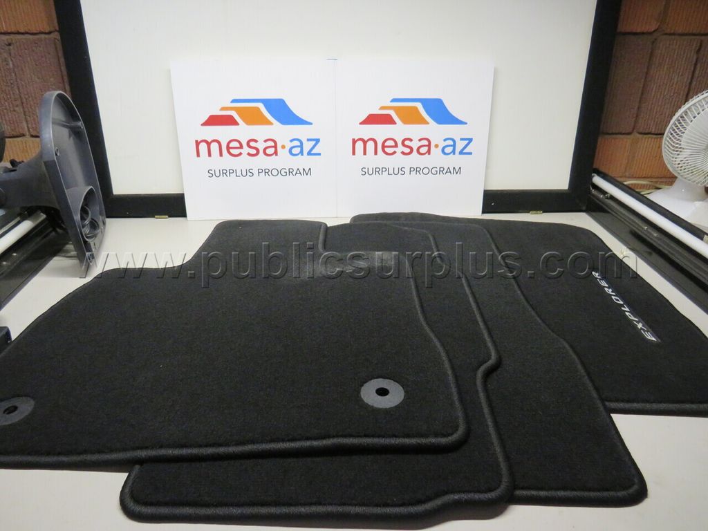 Set of Ford Explorer Fabric Floor Mats  **4 Pieces** — photo 1