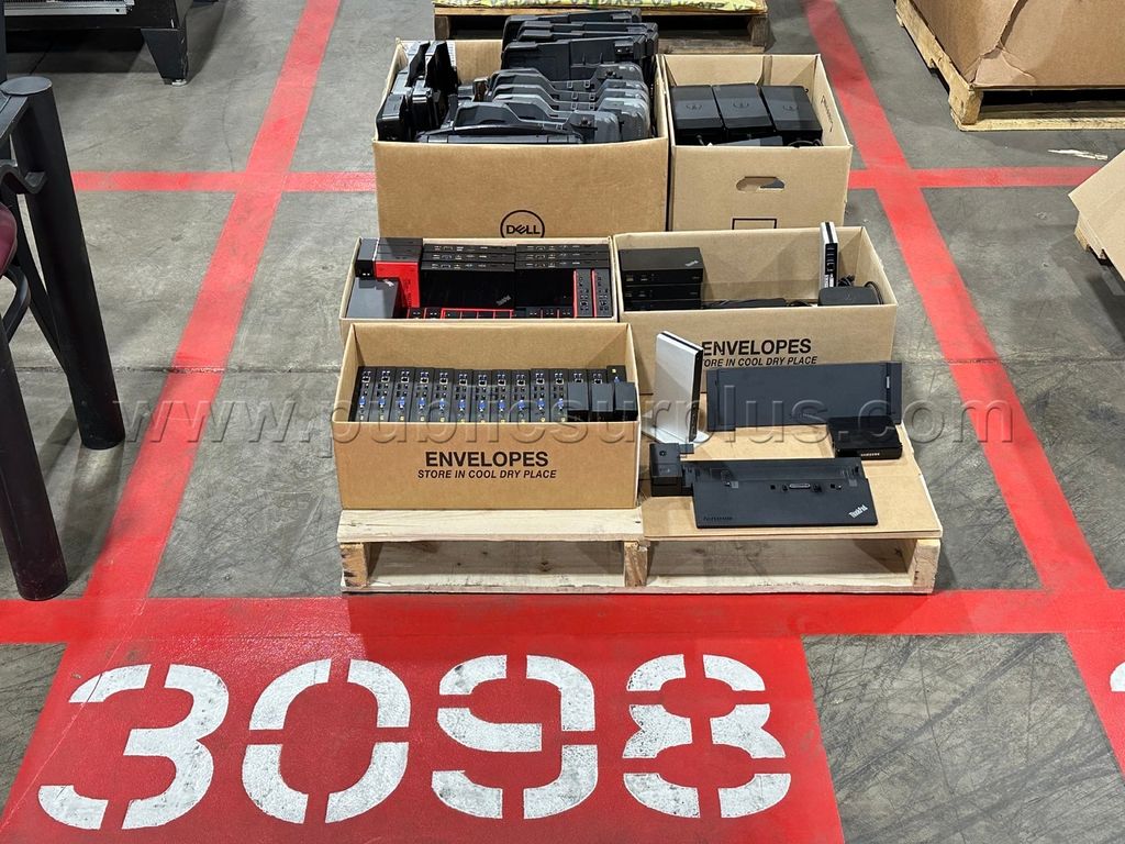 1 Pallet of Docking Stations /RA — photo 1