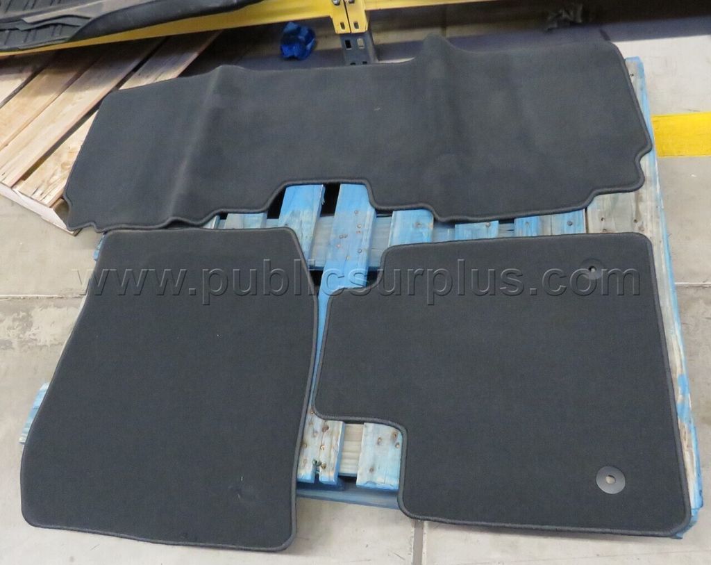 Set of Chevy Blazer Fabric Floor Mats  **3 Pieces** — photo 1