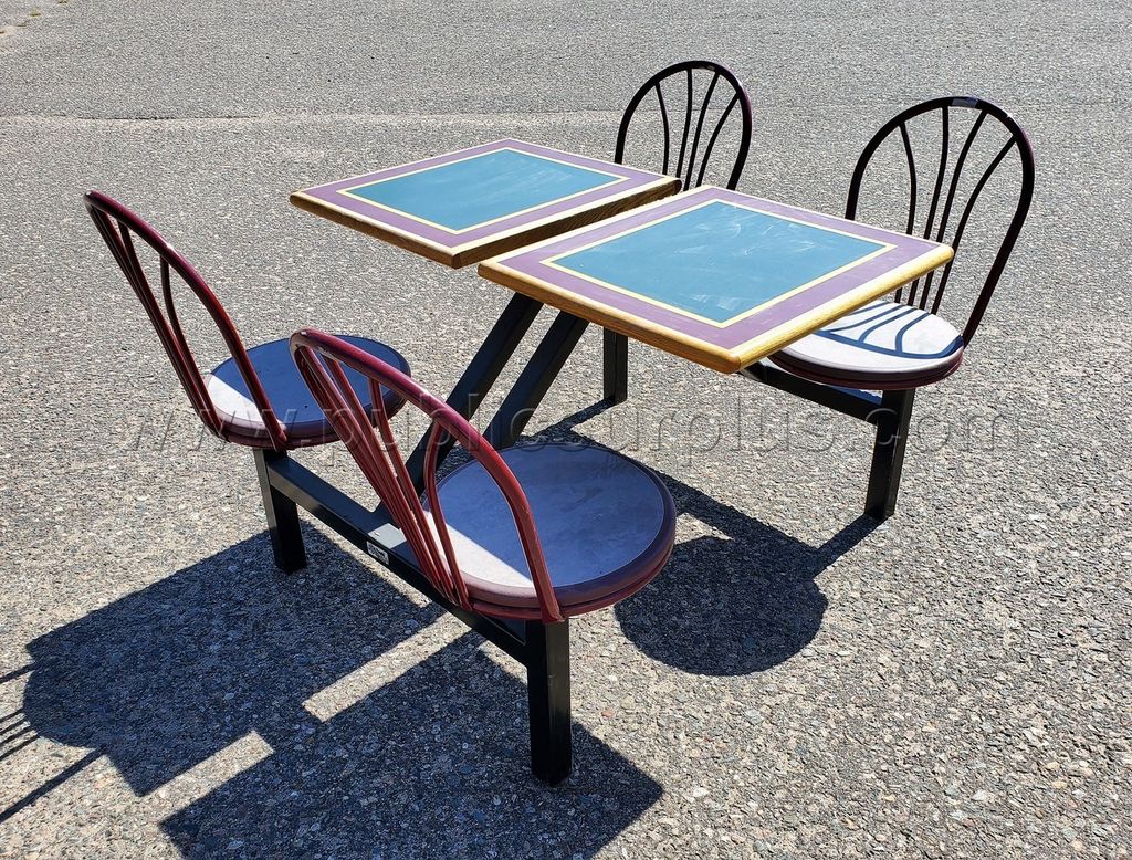 Table with attached Chairs — photo 1