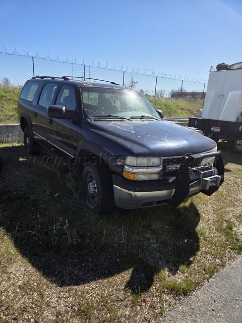 4X4 SUBURBAN 2004 CK25906