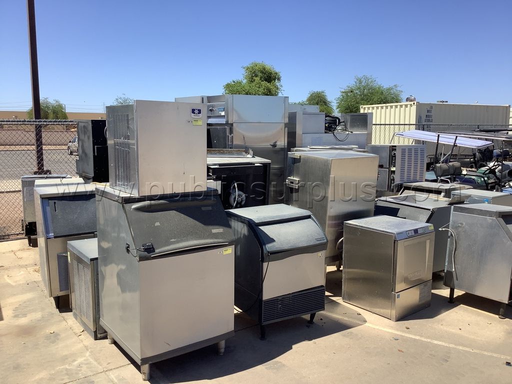 Lot 1 cafeteria equipment — photo 1