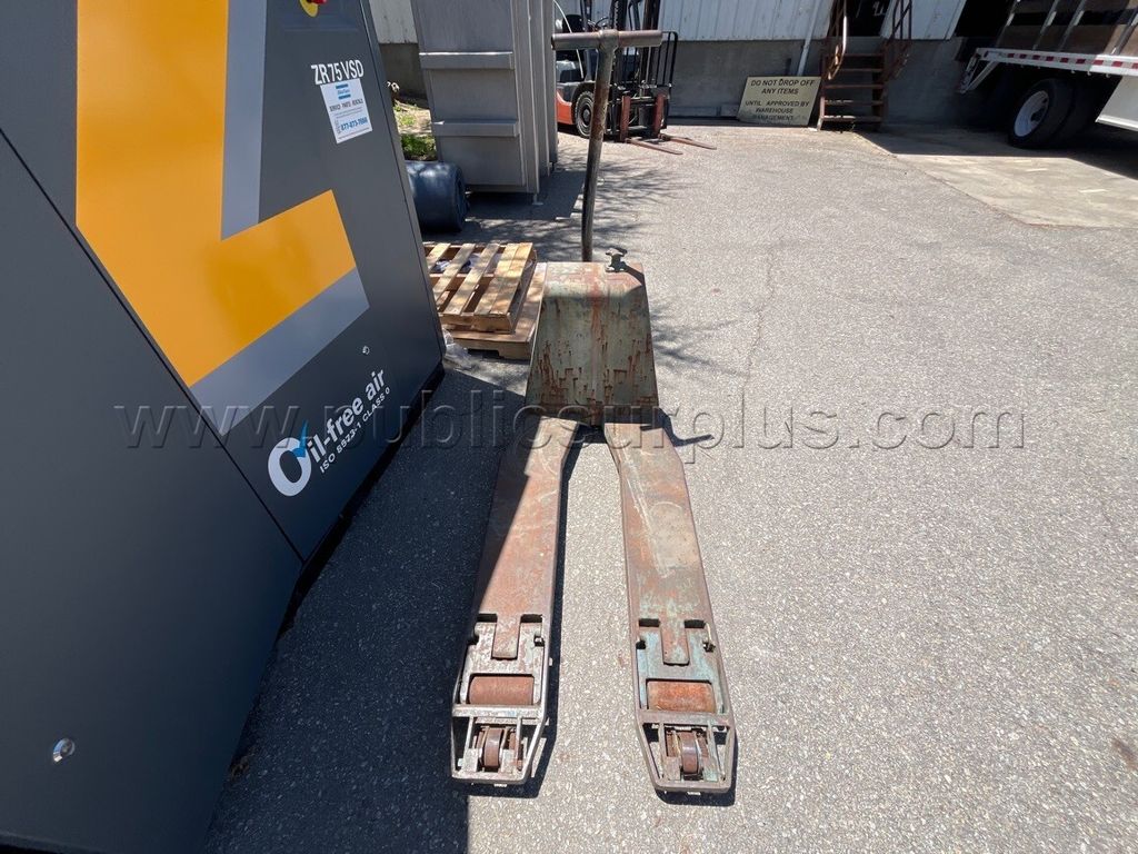 Pallet Jack — photo 1