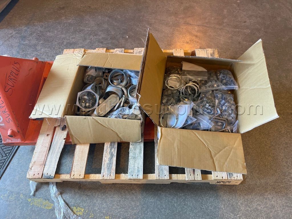 Lot Of Assorted Metal Fittings — photo 1