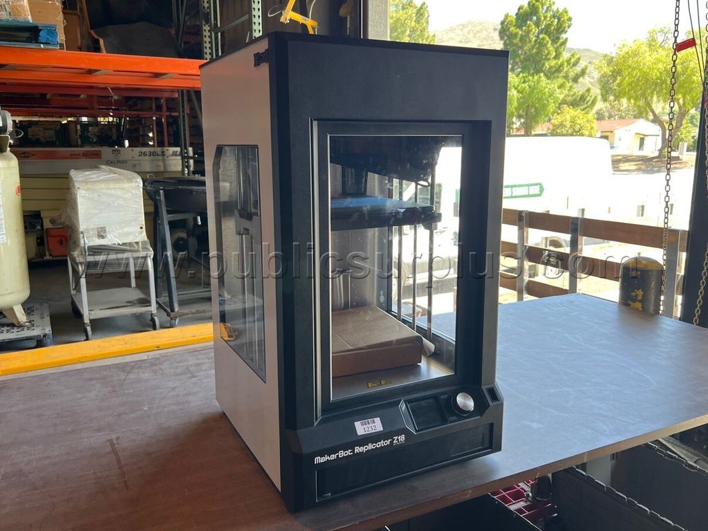 Makerbot Replicator Z18 — photo 1