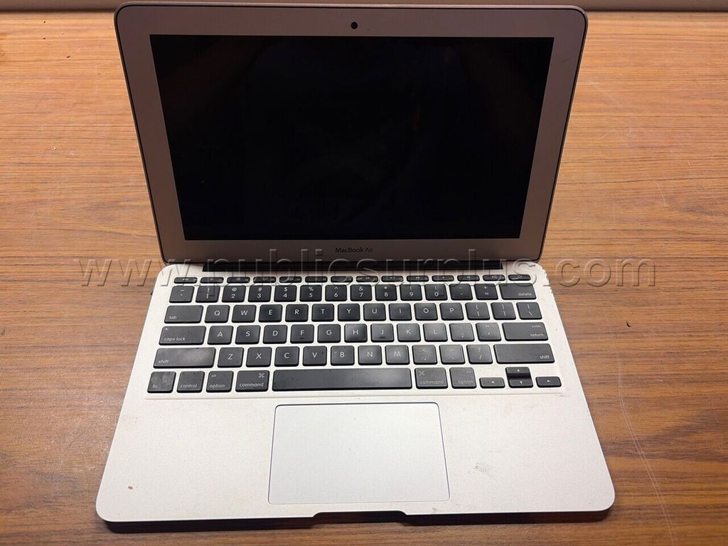 Apple Macbook Air A1465 — photo 1