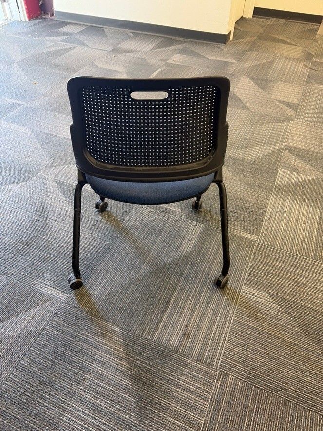 Chair — photo 1