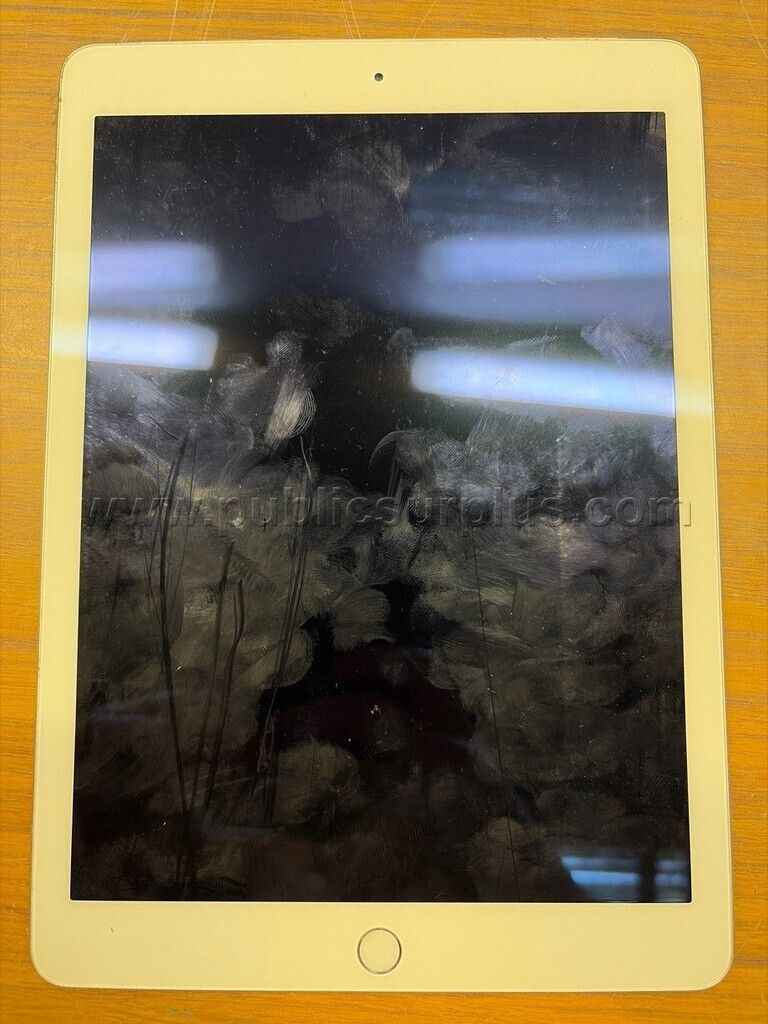 Apple iPad A1567 — photo 1