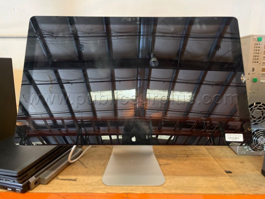 Apple Monitor — photo 1