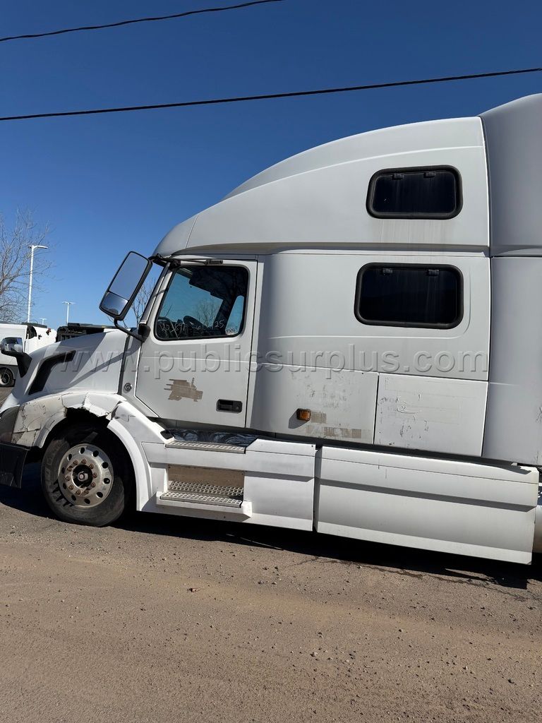 2007 Volvo VNL — photo 1