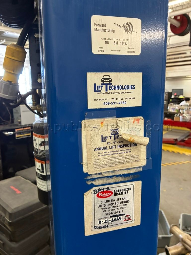 Automotive Lift — photo 1