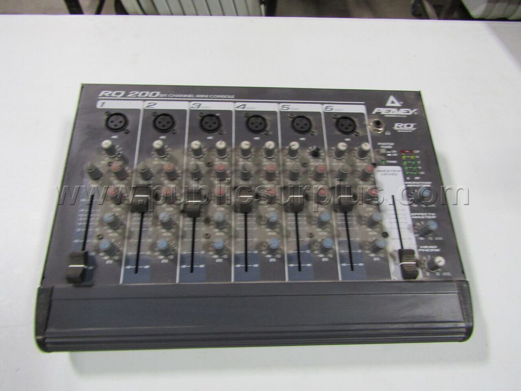 PEAVEY RQ200 MINI CONSOLE — photo 1