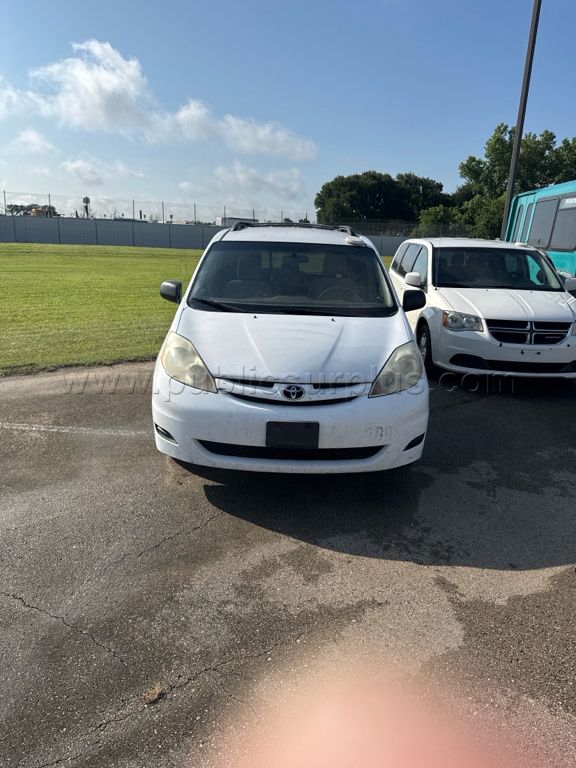 UNIT 209 - 2009 TOYOTA SIENNA LE 5TDZK23C19S282839 — photo 1