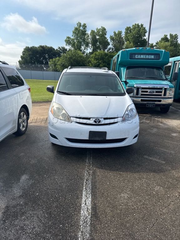 UNIT 210 - 2009 TOYOTA SIENNA LE 5TDZK23C29S282722 — photo 1