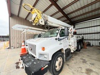 2005 Aerial Boom Truck — photo 1