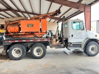 Freightliner FL80 with Digger Unit — photo 1