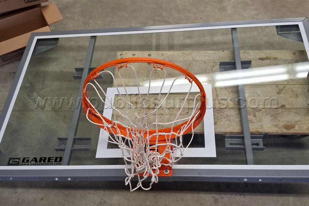 Basketball Backboard w/ hoop — photo 1