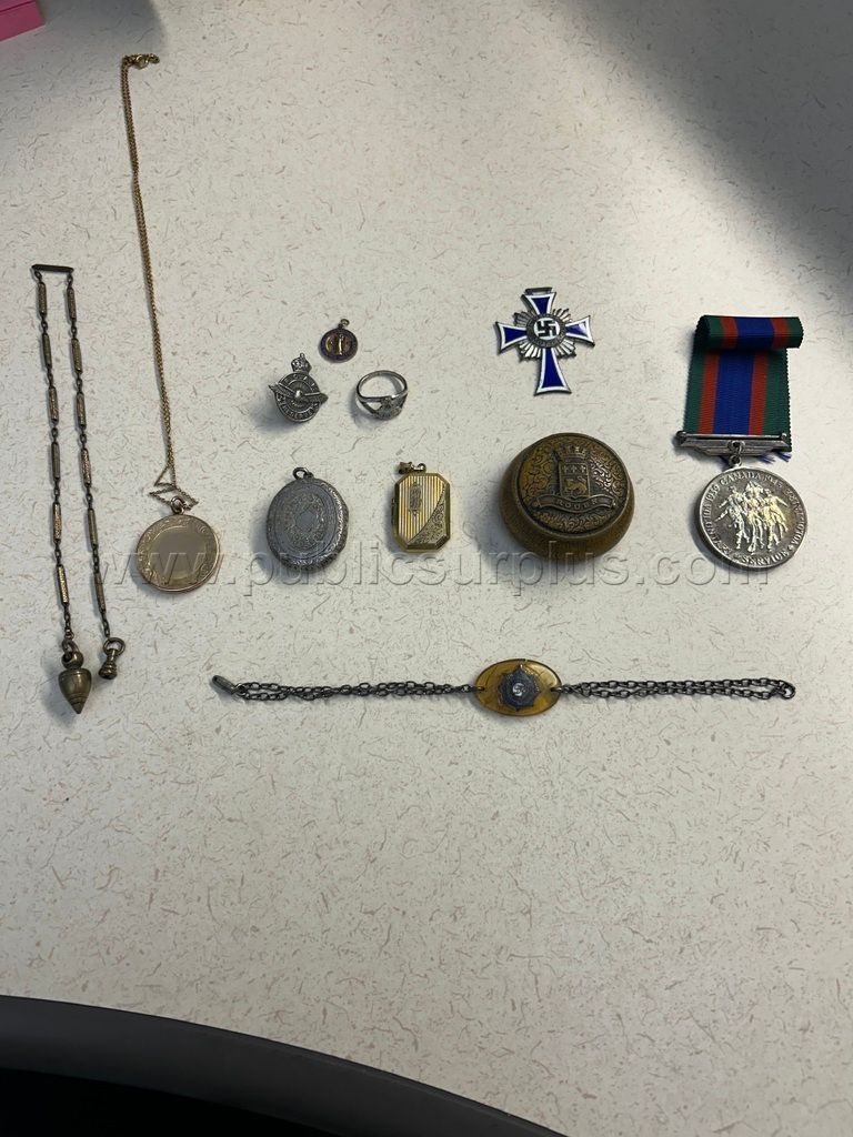 Lot of Collectible Jewelry/Memorabilia — photo 1