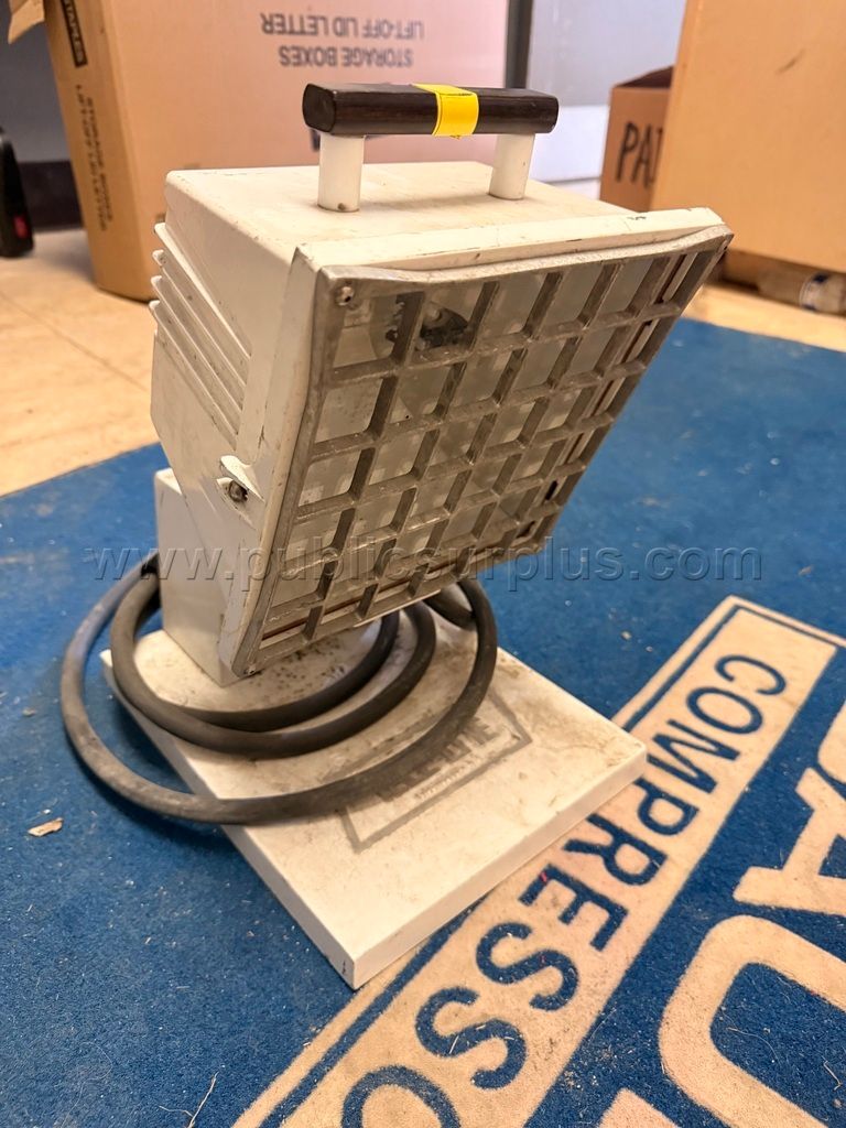 Portable Flood Work Light — photo 1