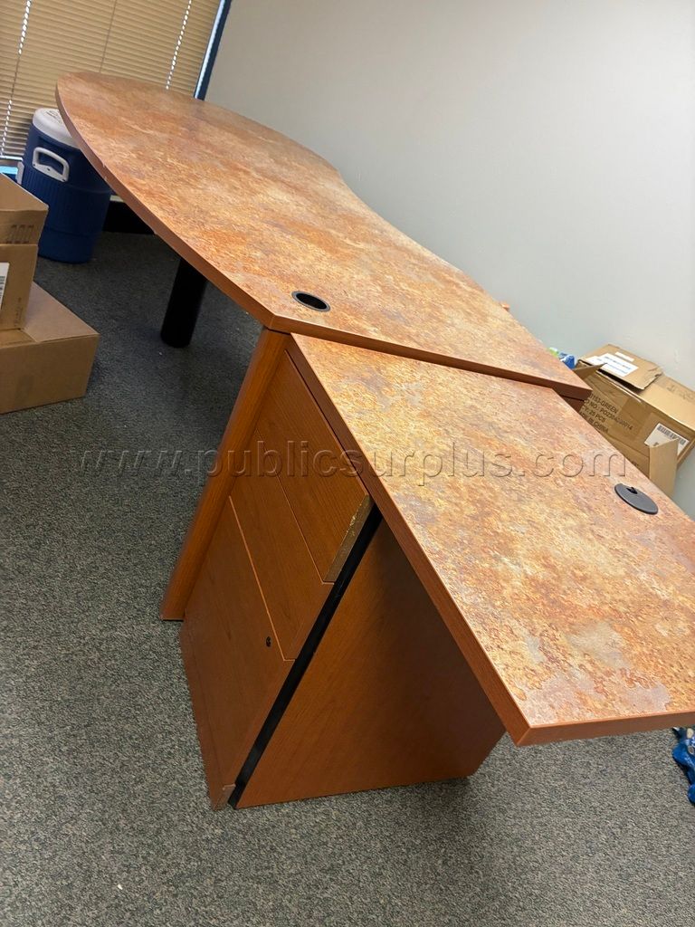 Office Desk — photo 1