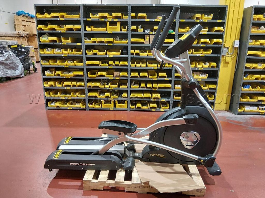 Used Pro Maxima Elliptical (Viper Series) Broken plastic on front piece. — photo 1