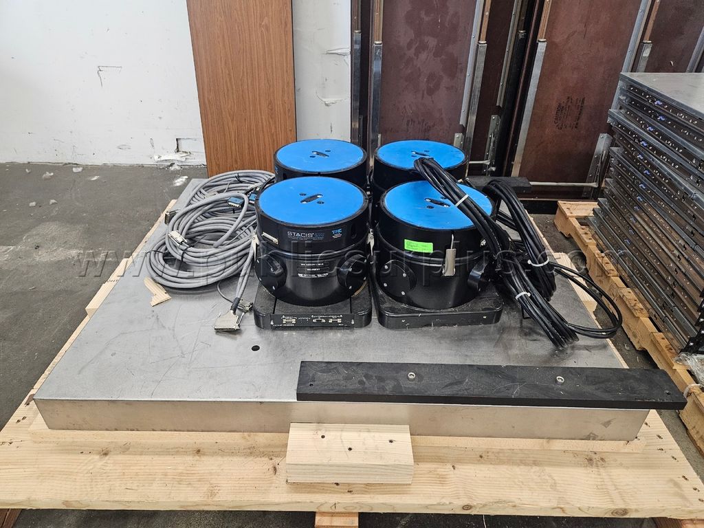 TMC Optical Table (115331) — photo 1