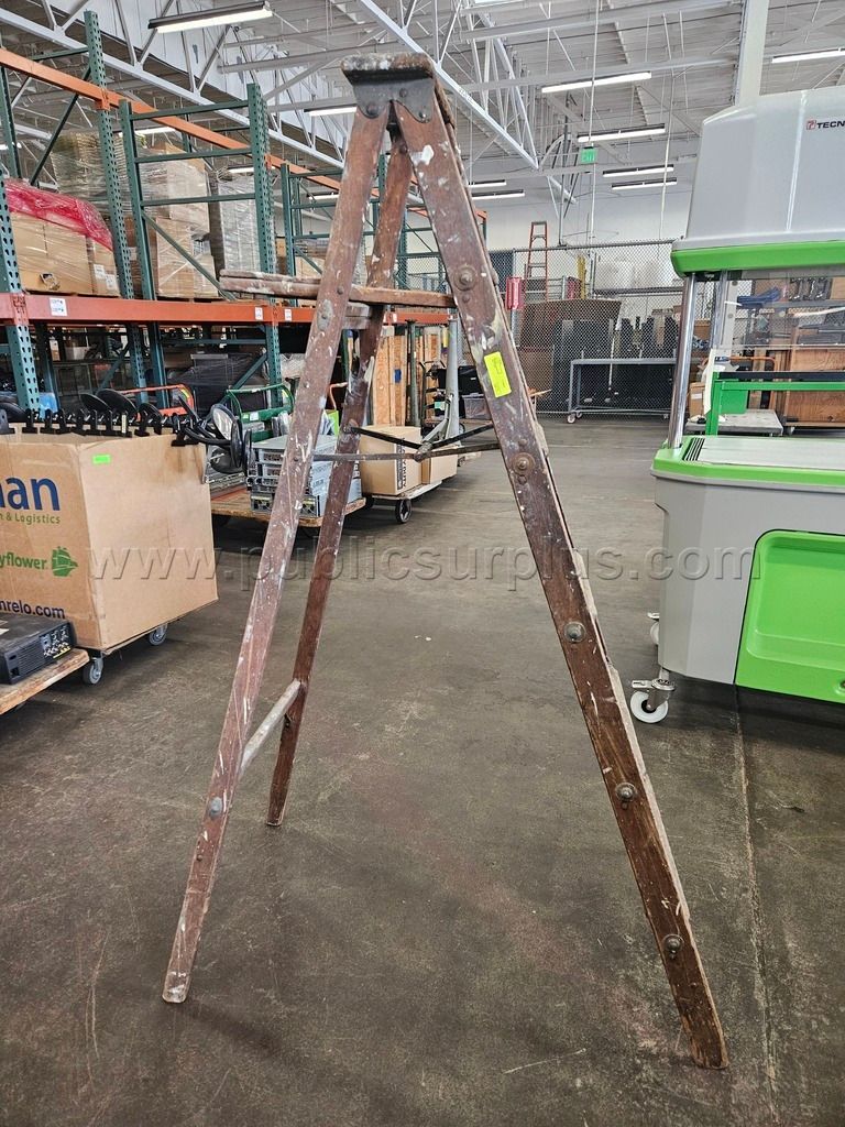 Wooden Ladder (118065) — photo 1
