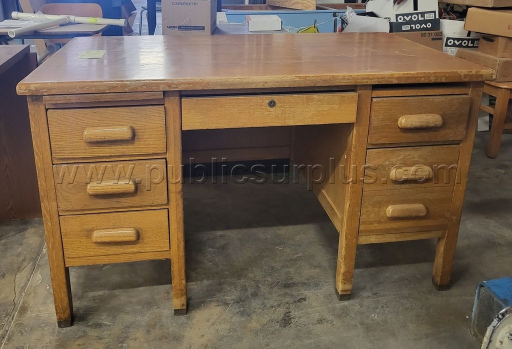 #9 Wood Desk — photo 1