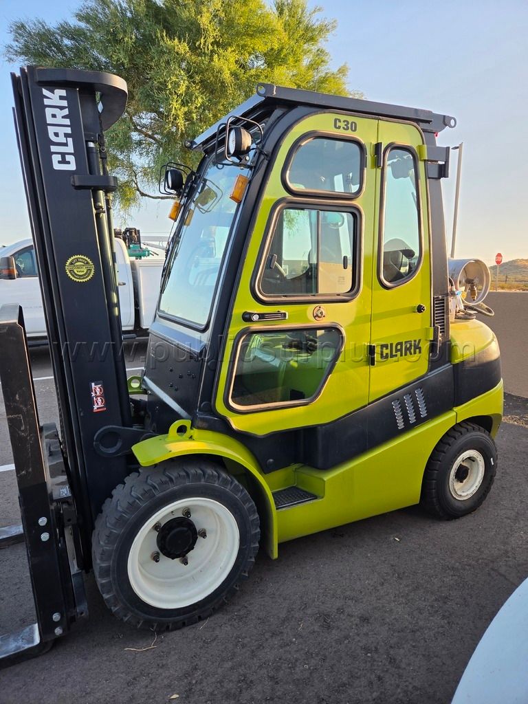 2015 CLARK FORKLIFT OC30L LP — photo 1