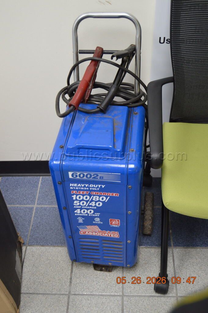 Old Battery Charger (Replaced) — photo 1