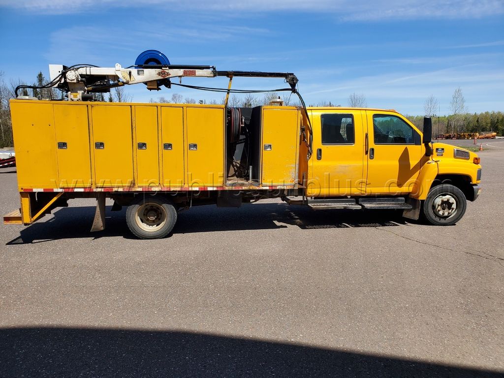 2007 Chevrolet C5500 4 Door Sign Truck with Utility Body - A9064 — photo 1