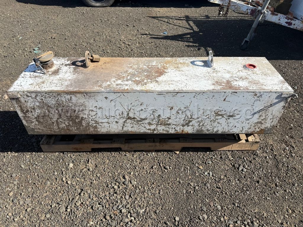Fuel tank — photo 1