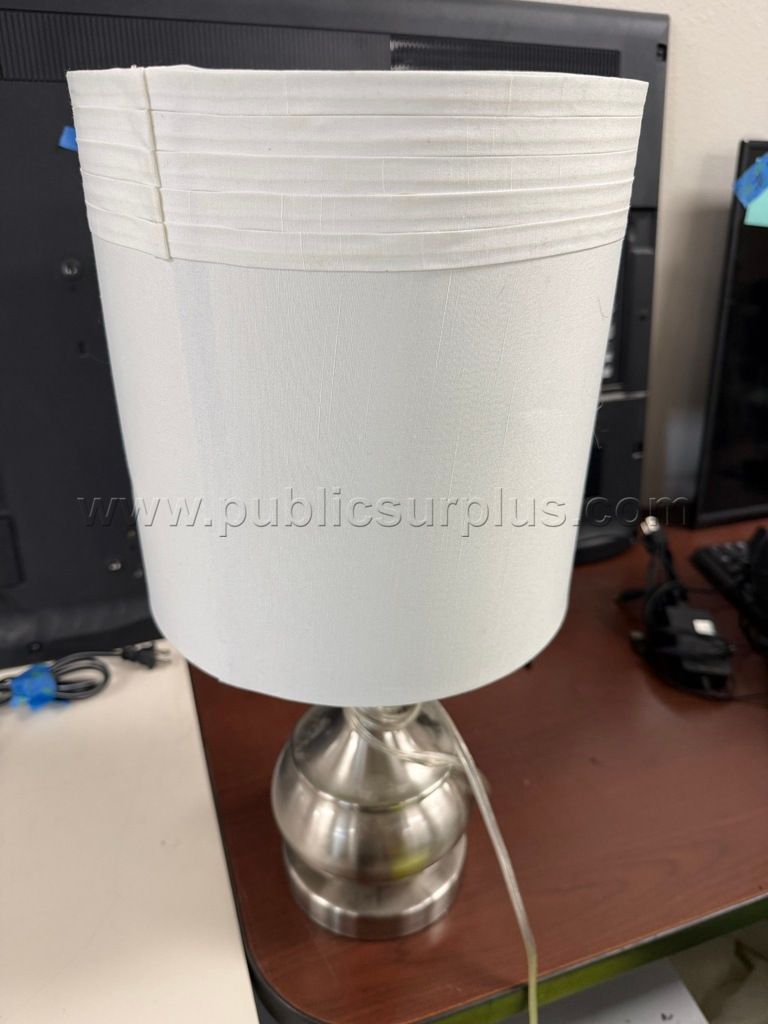 Auction#418- Lamp — photo 1