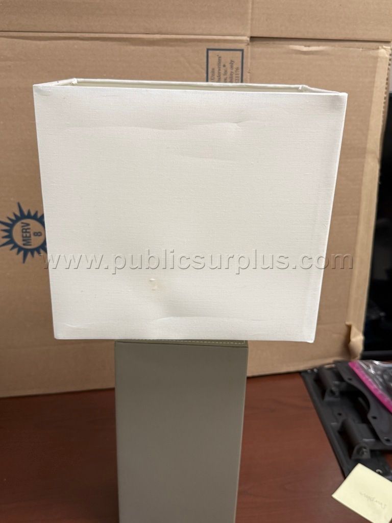 Auction#404- Lamp — photo 1