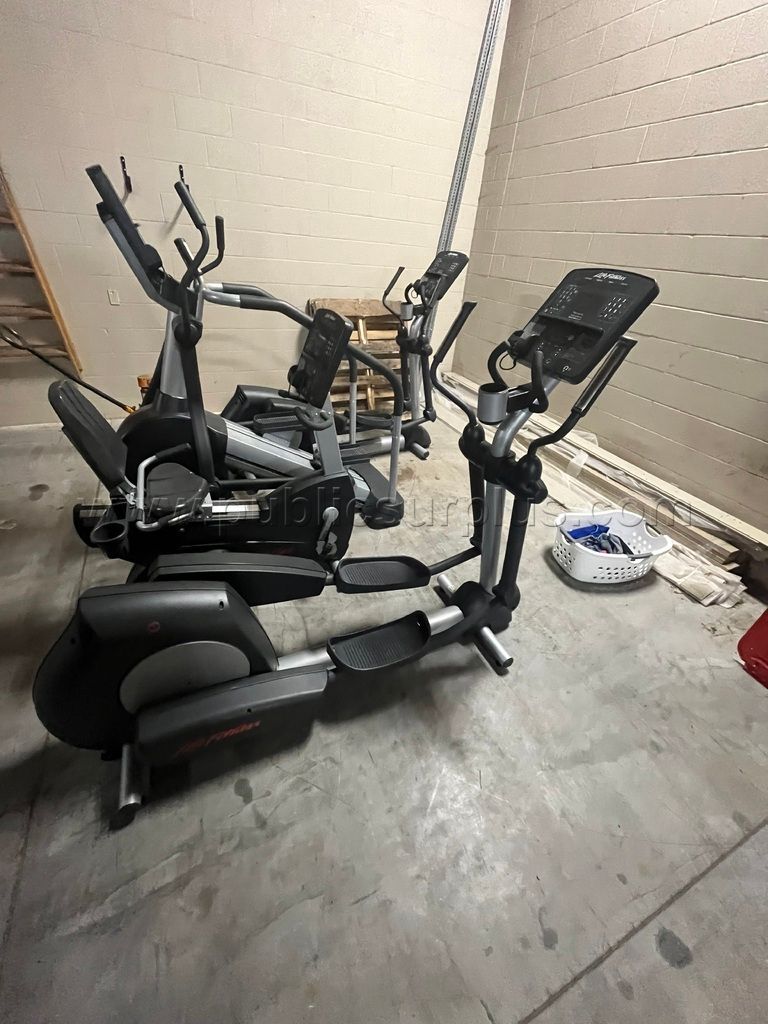 Life Fitness Elliptical Model CLSX — photo 1