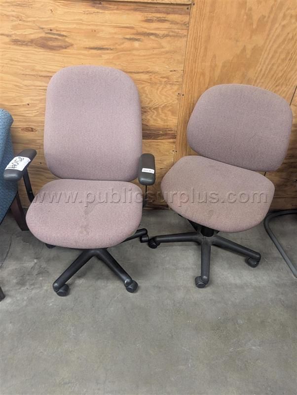 #58 PINK CHAIRS — photo 1