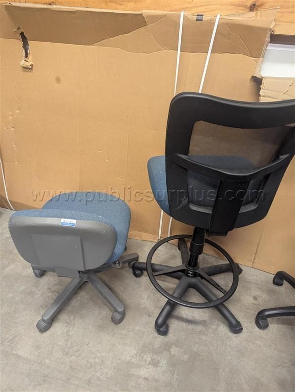 #65 OFFICE CHAIRS — photo 1